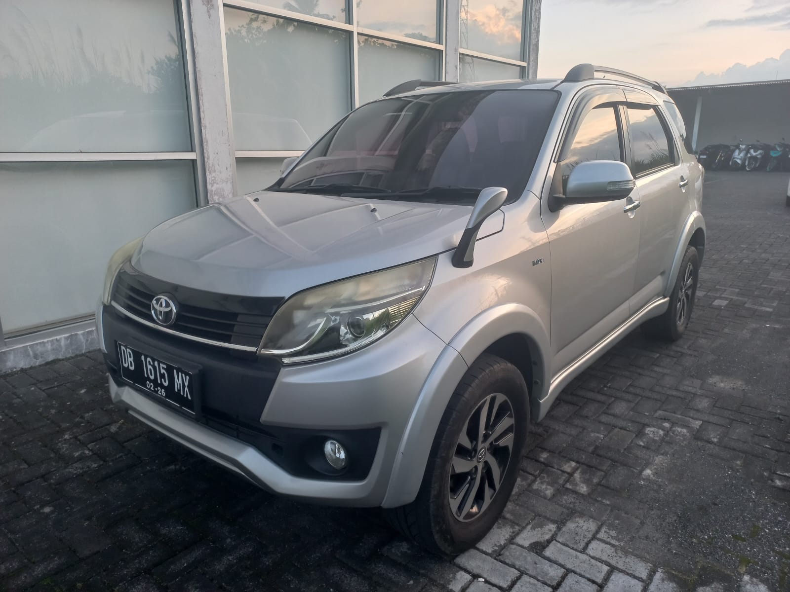 TOYOTA RUSH G 1.5 MT 2015